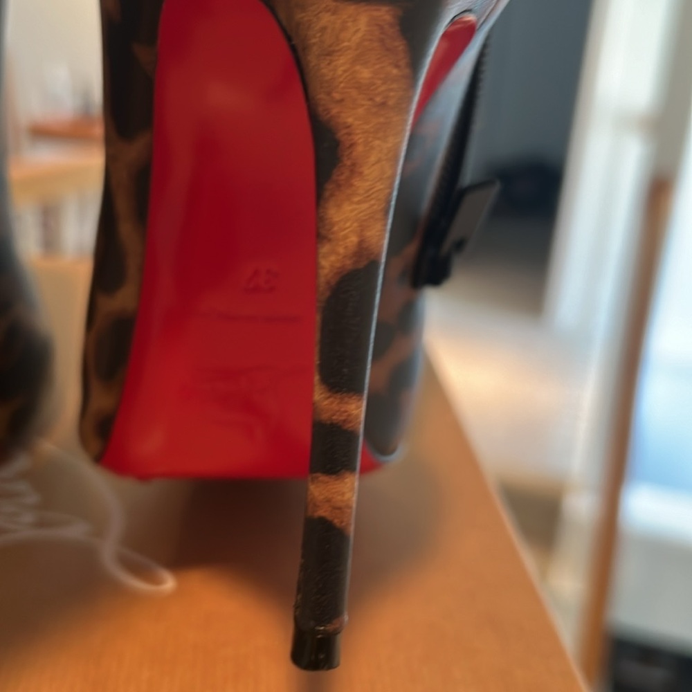 Christian Louboutin So Kate Booty 100 size 37 leopard - Picture 7 of 8